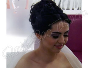 Dağınık topuz gelin başı modeli