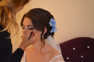 Profesyonel Makyöz Romantik gelin başı modeli