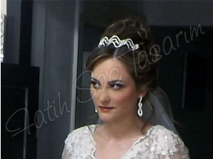 Taşlı ve taçlı gelin başı modeli