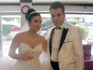 Taşlı ve taçlı gelin başı modeli