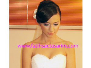 Taşlı ve taçlı gelin başı modeli