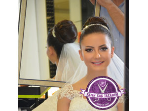 Taşlı ve taçlı gelin başı modeli