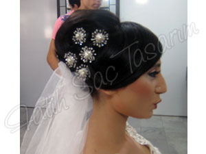 Taşlı ve taçlı gelin başı modeli